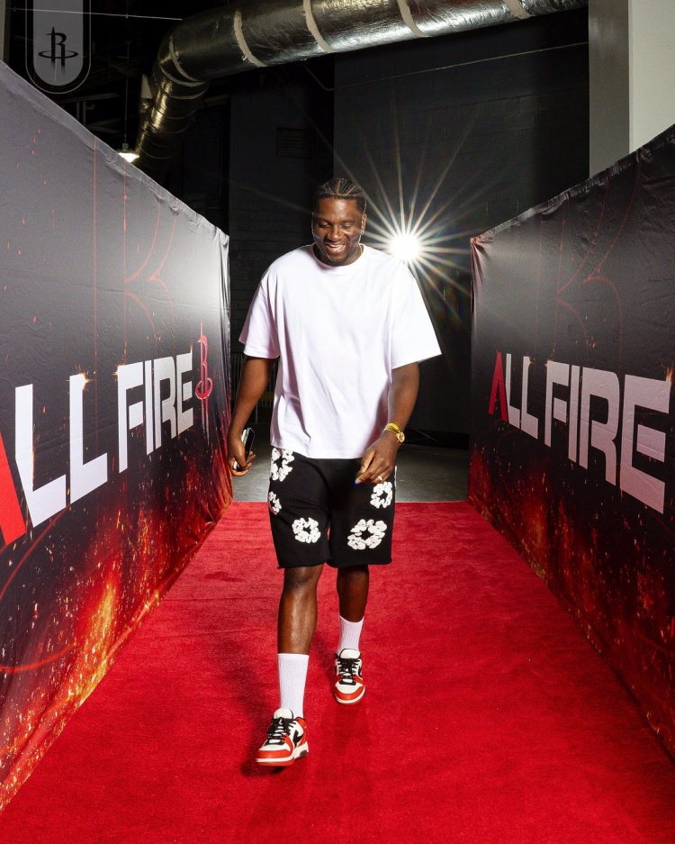 火箭众将红毯秀：杜兰特废土风 老姐夫聊发少年狂 申京必备黑超