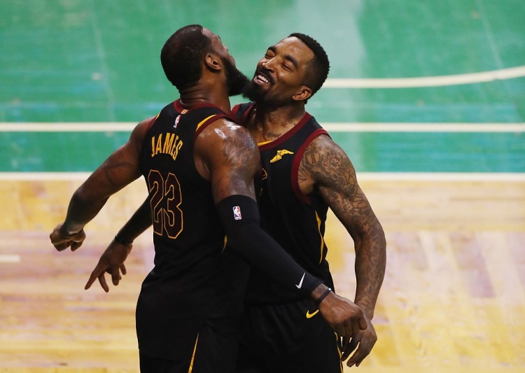 詹姆斯说2018年是自己巅峰期！JR·史密斯：他巅峰期太多了兄弟