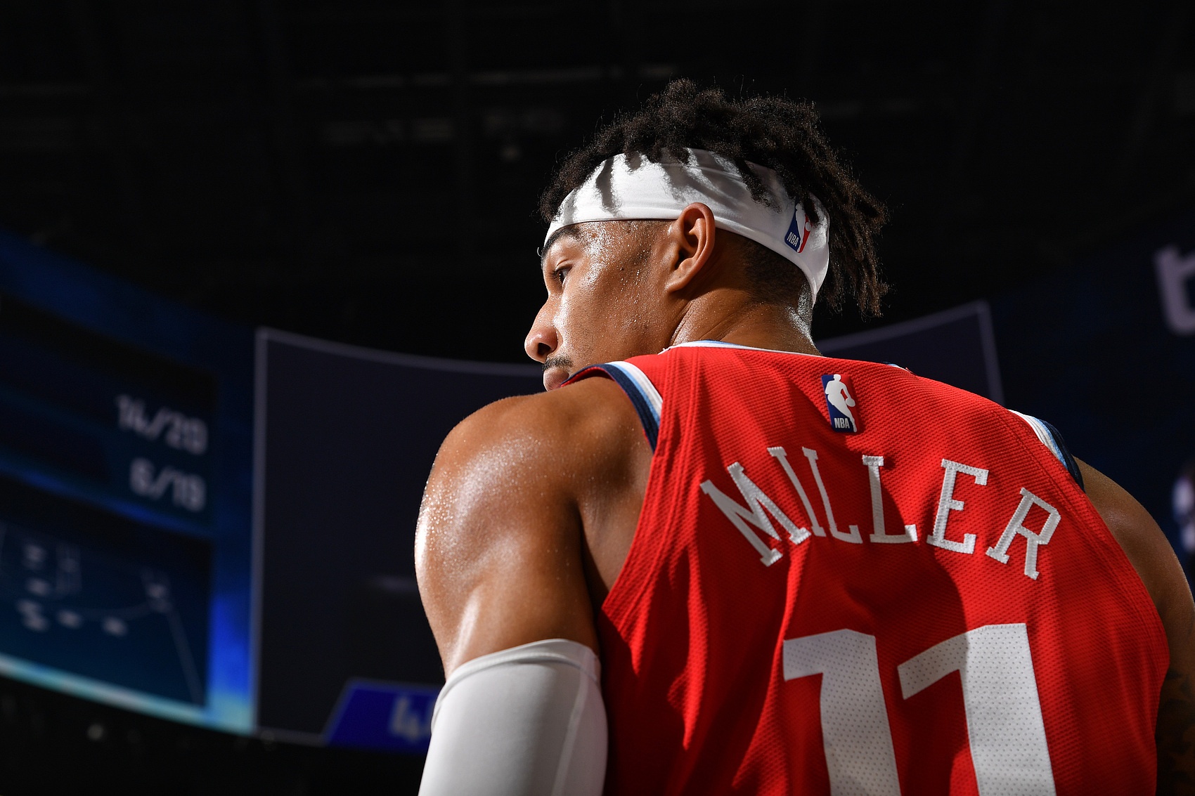 哈登吸引包夹分球占头功！克里斯·邓恩转移球助米勒三分打停篮网