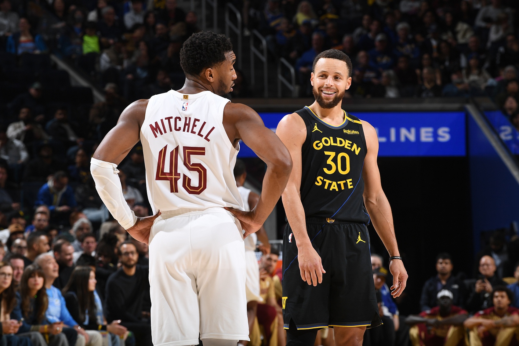 本赛季三分命中数榜：米切尔139球第一 库里138紧随其后 哈登第9